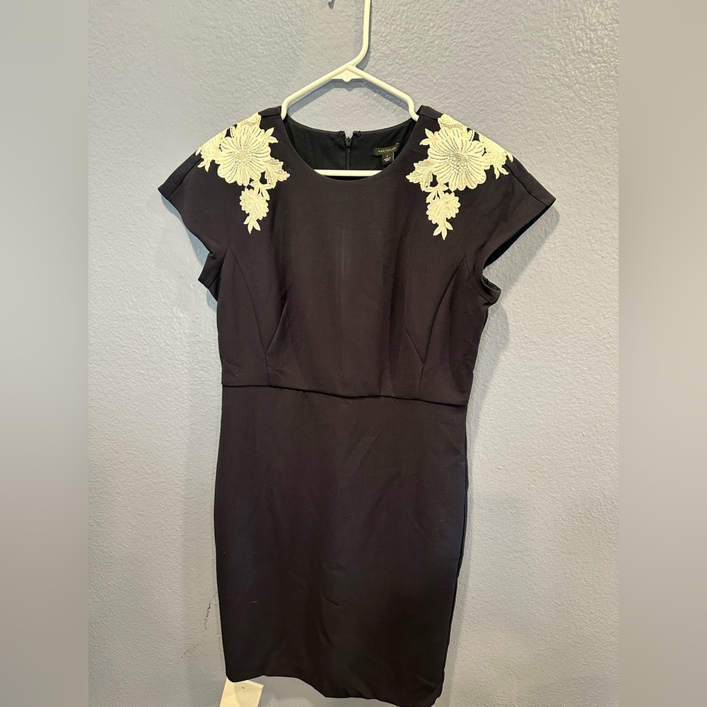New! Never Worn Ann Taylor Navy Dress with flowered embroidery size 8